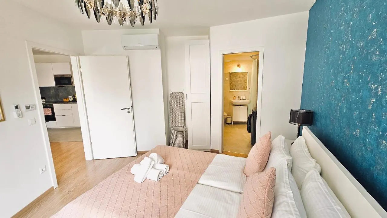L&L Home Budapest 0*,